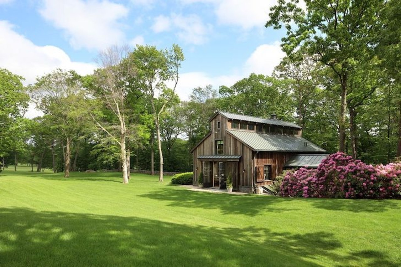 Tom Brady and Gisele Bundchen finally sold their giant Massachusetts mansion