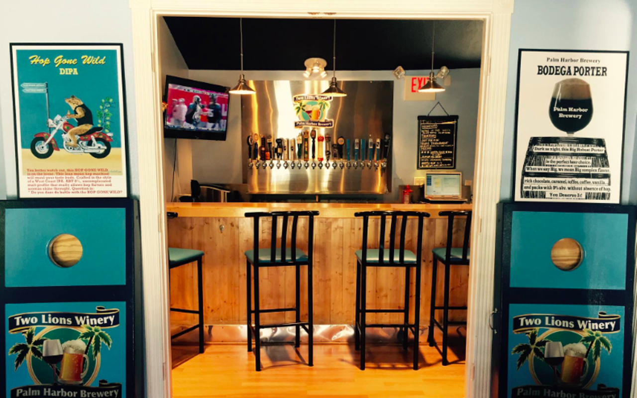 Image: Two Lions Winery & Palm Harbor Brewery