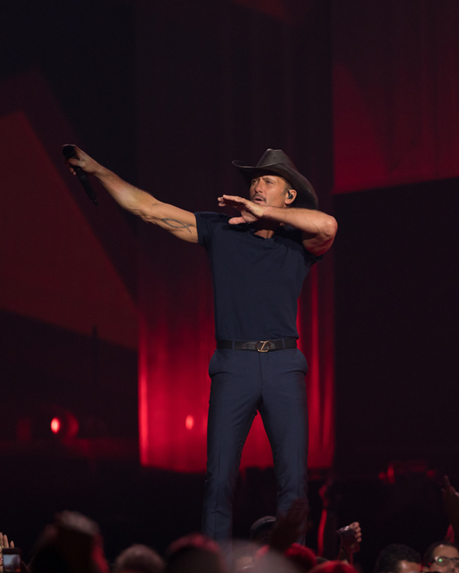 Country superstar Tim McGraw will play the Tampa Bay Buccaneers season opener