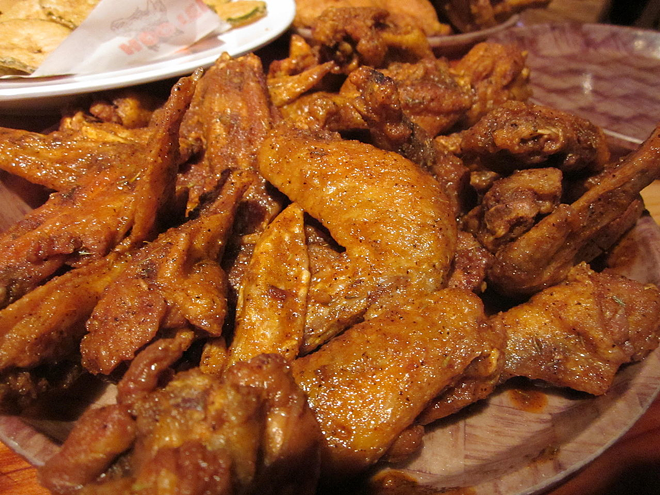 Early next year, Hooters will stop serving baskets of wings at Channelside Bay Plaza in Tampa. - BrokenSphere [GFDL (http://www.gnu.org/copyleft/fdl.html) or CC BY 3.0  (https://creativecommons.org/licenses/by/3.0)], from Wikimedia Commons