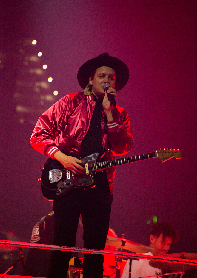 Review: Arcade Fire powers through a graceful Tampa debut at the USF Sun Dome (w/photos + setlist)