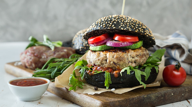 This black bun burger qualifies as goth food, right? - Pixabay