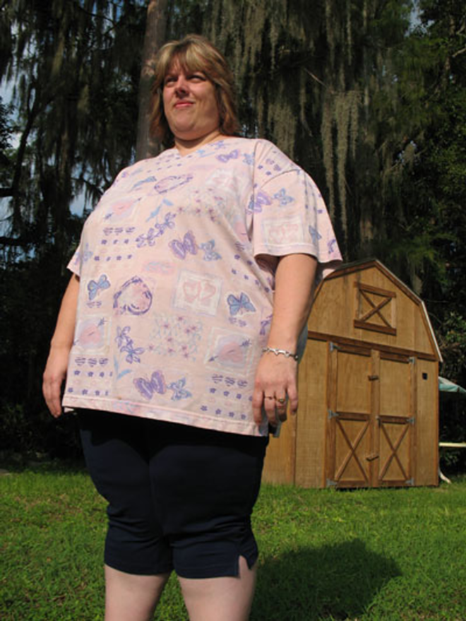BIG DREAMS: Kelly Brown wants to shed some extra pounds. And she's using cyberspace to do it. - Alex Pickett