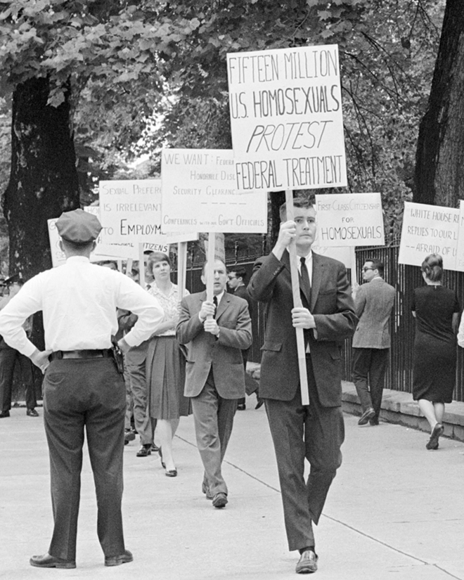 Franklin Kameny (center) in a gay rights march outside the White House in 1965. - The Lavender Scare / Full Exposure Films