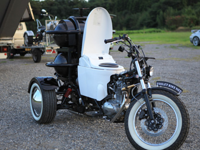 Poo-powered Japanese motorcycle sports toilet and talks - TOTO