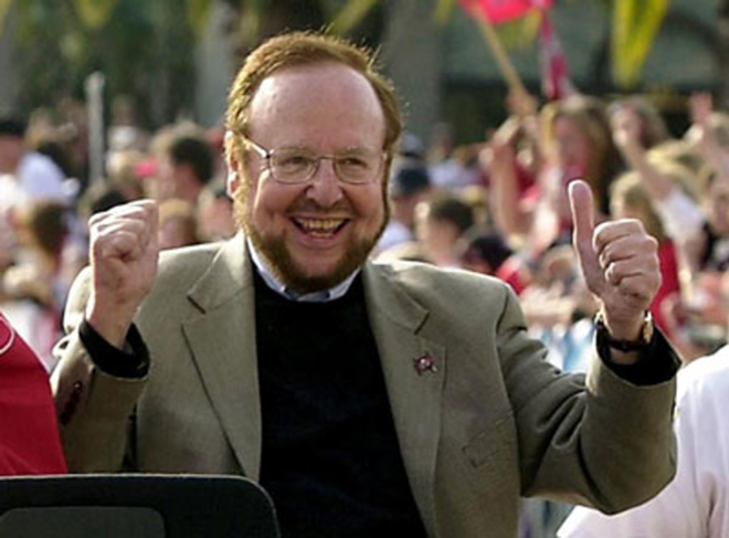 KINGFISH: Malcolm Glazer during the Bucs' January 2003 Super Bowl victory parade. - PETER MUHLY/AFP/GETTY IMAGES