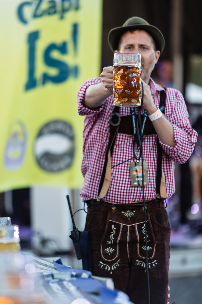 Exclusively for Tampa Oktoberfest, Green Bench prepared a traditional hefeweizen and dunkel, which will be poured on site along with the festbier. - James Ostrand