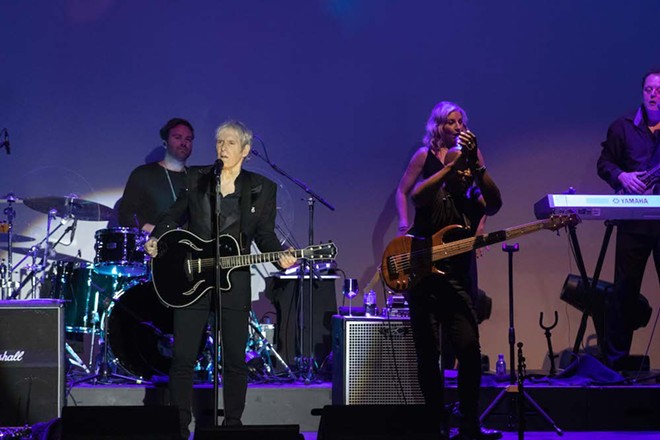 Review: Michael Bolton's luxurious locks didn't last forever, but his Clearwater concert proved that his voice carries on