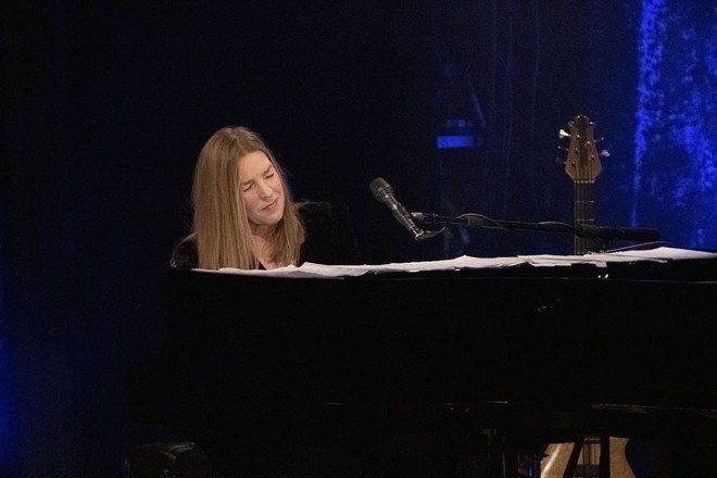Review: Diana Krall, with a three-piece band, summons jazz predecessors during Clearwater show