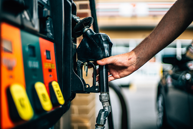 Florida gas prices dip below national average