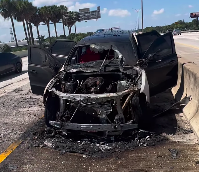 Former Bucs running back Leonard Fournette's car burnt to a crisp on Tampa's I-275 this morning (2)