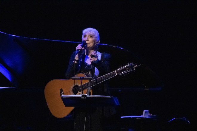 Review: In Clearwater, Judy Collins tells life stories in between unmatched covers and new originals