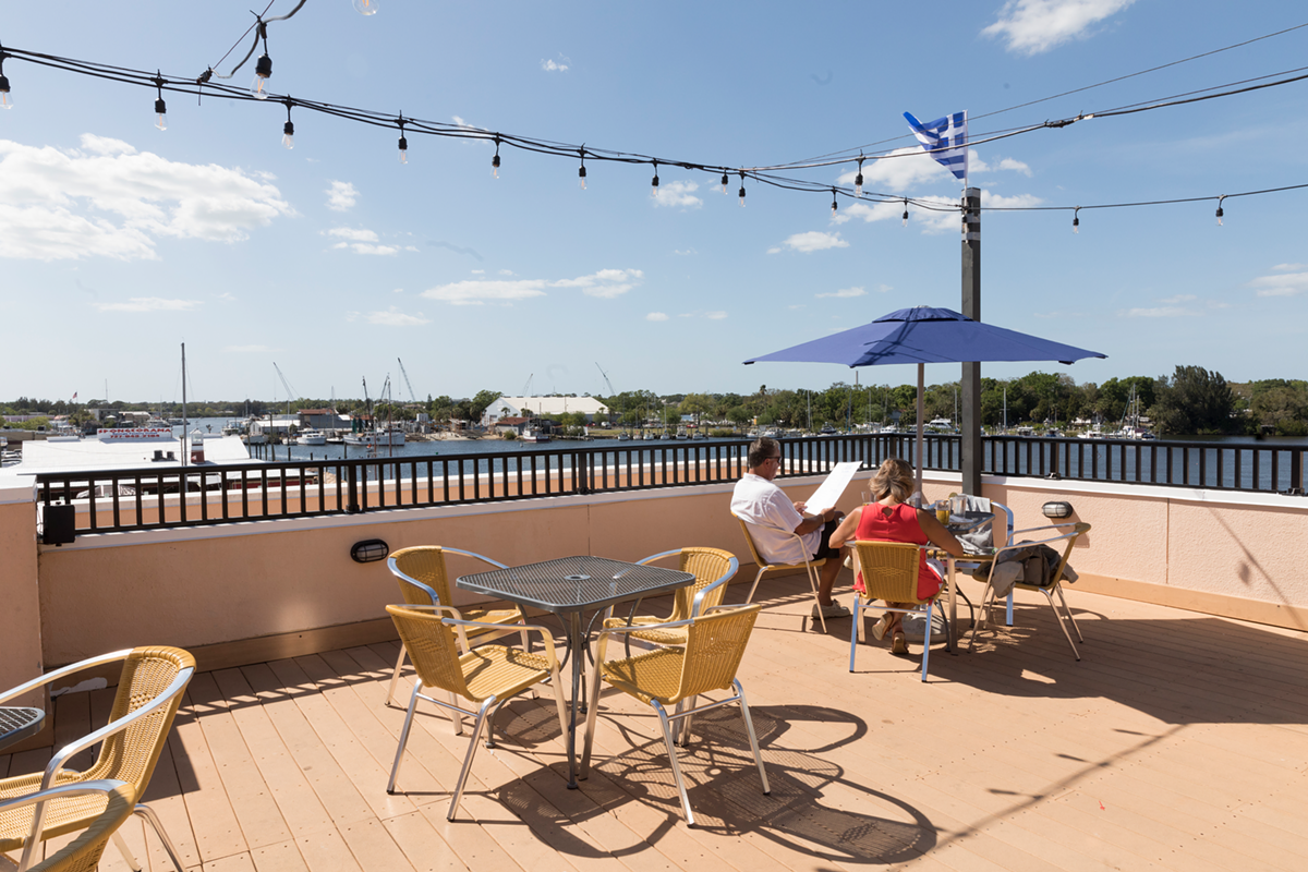 tarpon springs restaurants with outdoor seating