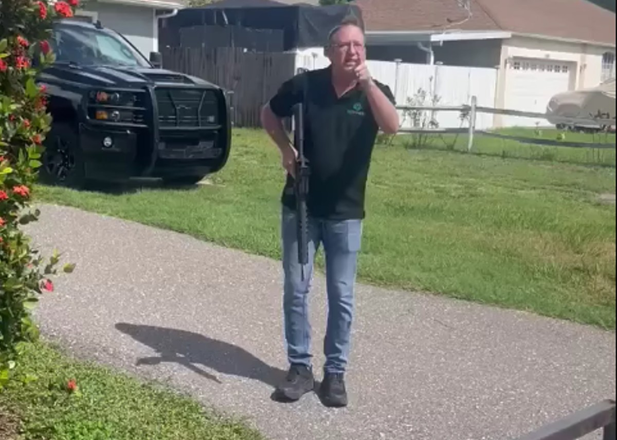 Cops seize guns of Clearwater man who threatened Black landscapers with rifle