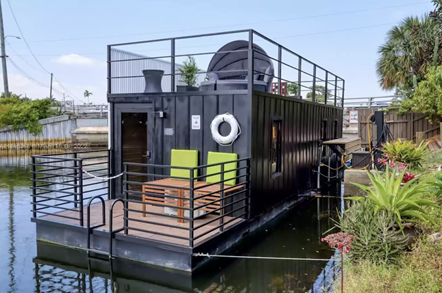 This newly remodeled floating house if for sale in Florida for $150K