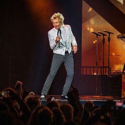 Photos: Rod Stewart and Cheap Trick finally get sexy at Tampa's Amalie Arena