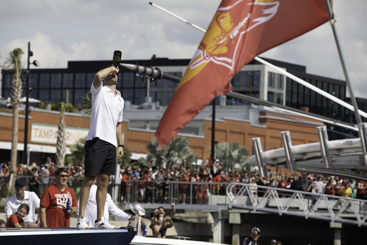 Everything we saw at the Tampa Bay Buccaneers' mostly maskless, shoulder-to-shoulder boat parade