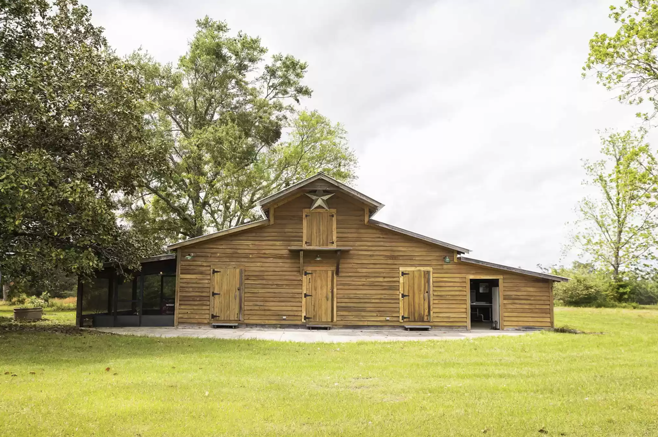 If all else fails, you can move into this Florida corn crib for $150K