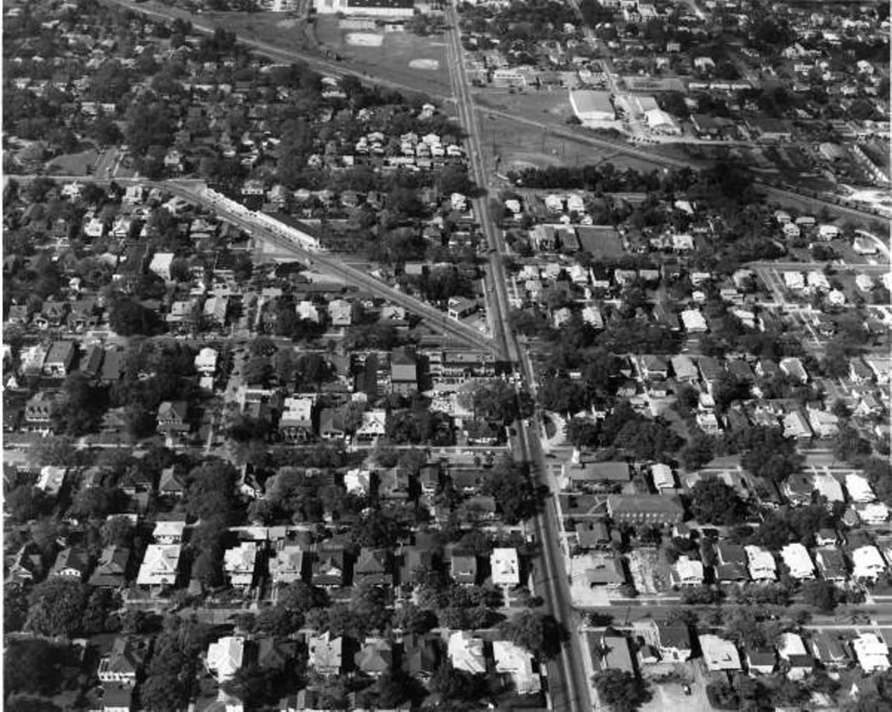 Aerial view overlooking the west central portion of the Hyde Park Historic District along Swann Avenue above the intersection with Willow Avenue, 1976.