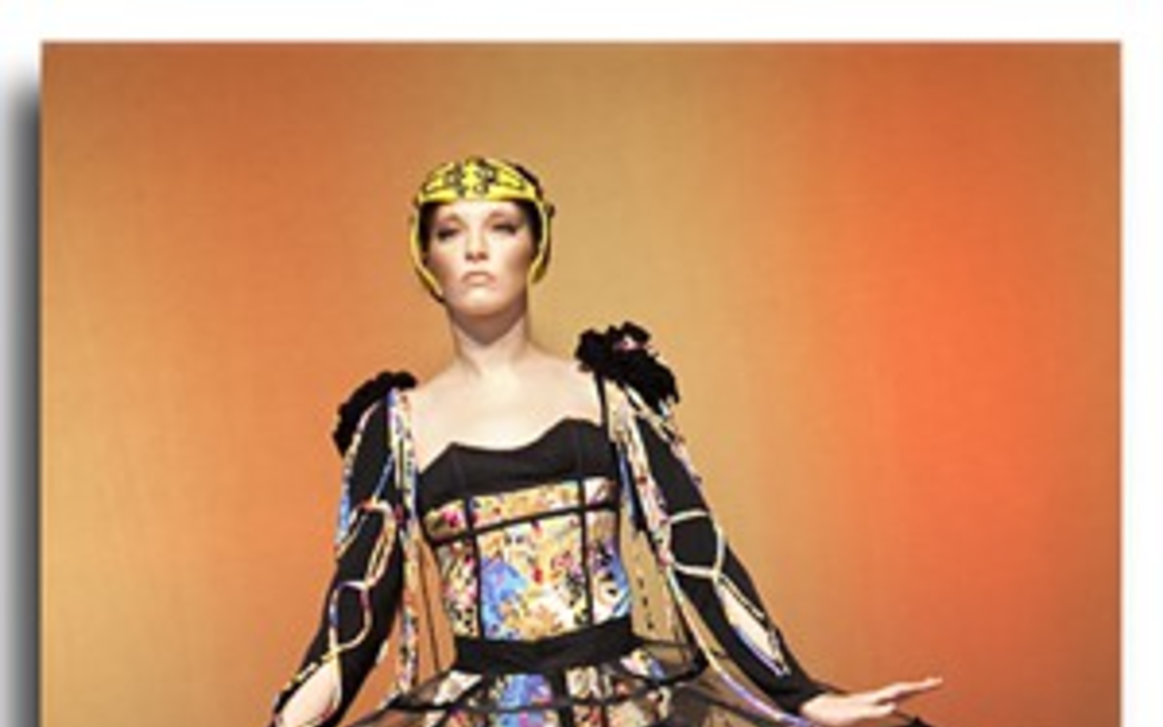 Fashion from Rogerio Martins, from Wearable Art 6.
